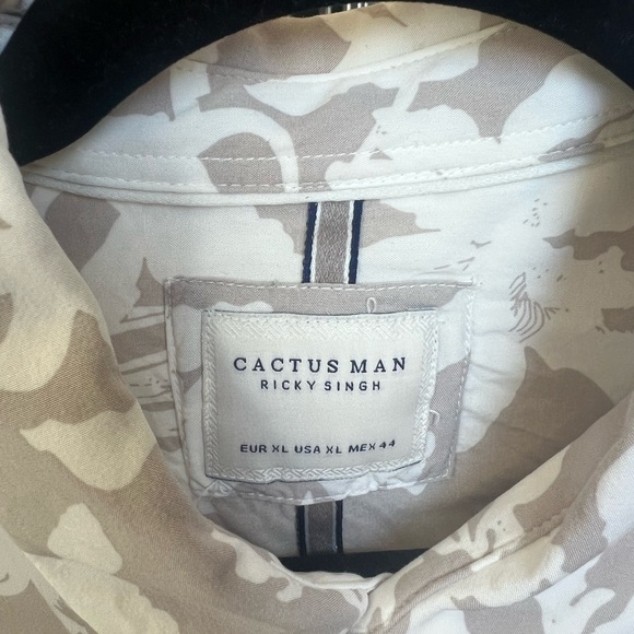 Ricky Singh Casual Short Sleeve Button Down - Picture 3 of 3